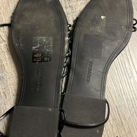 Express - Picture 3 of 3